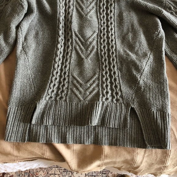 BDG Cable Knit Balloon Sleeve Sweater - Picture 4 of 7